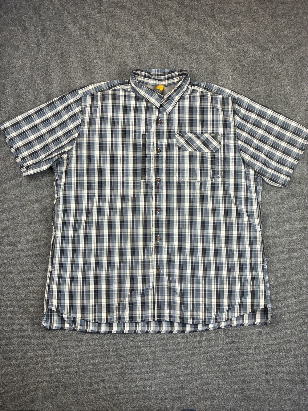 Eddie Bauer Men's Travex Short-Sleeve Plaid Button-Down Shirt